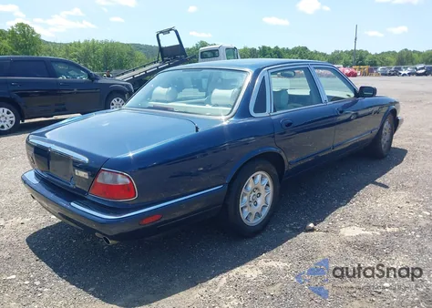 2000 Jaguar Xj8 from USA, damaged, VIN SAJDA14C6YLF15351